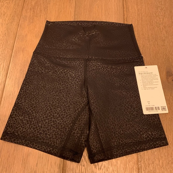 Lululemon Formulate Emboss Black Align Short 6” size 4 - Picture 1 of 3